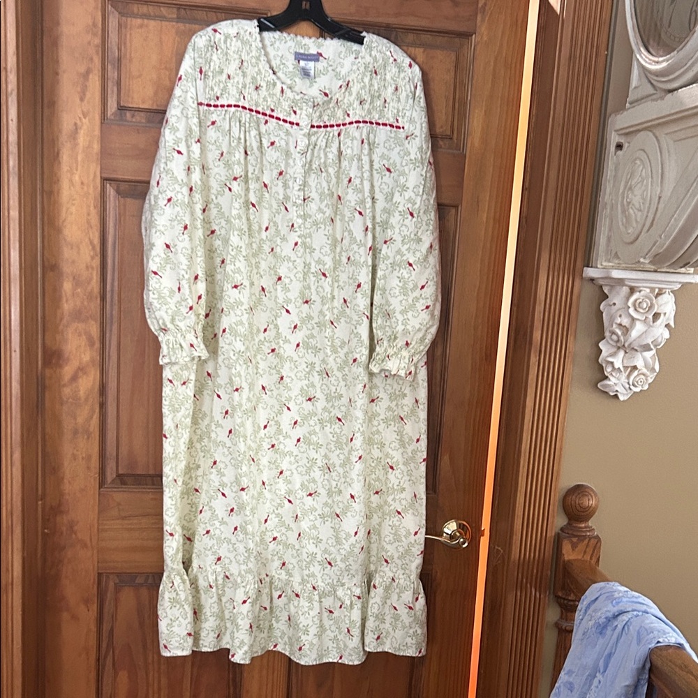 Laura Scott nightgown with Red birds Accent x-large - Picture 4 of 6
